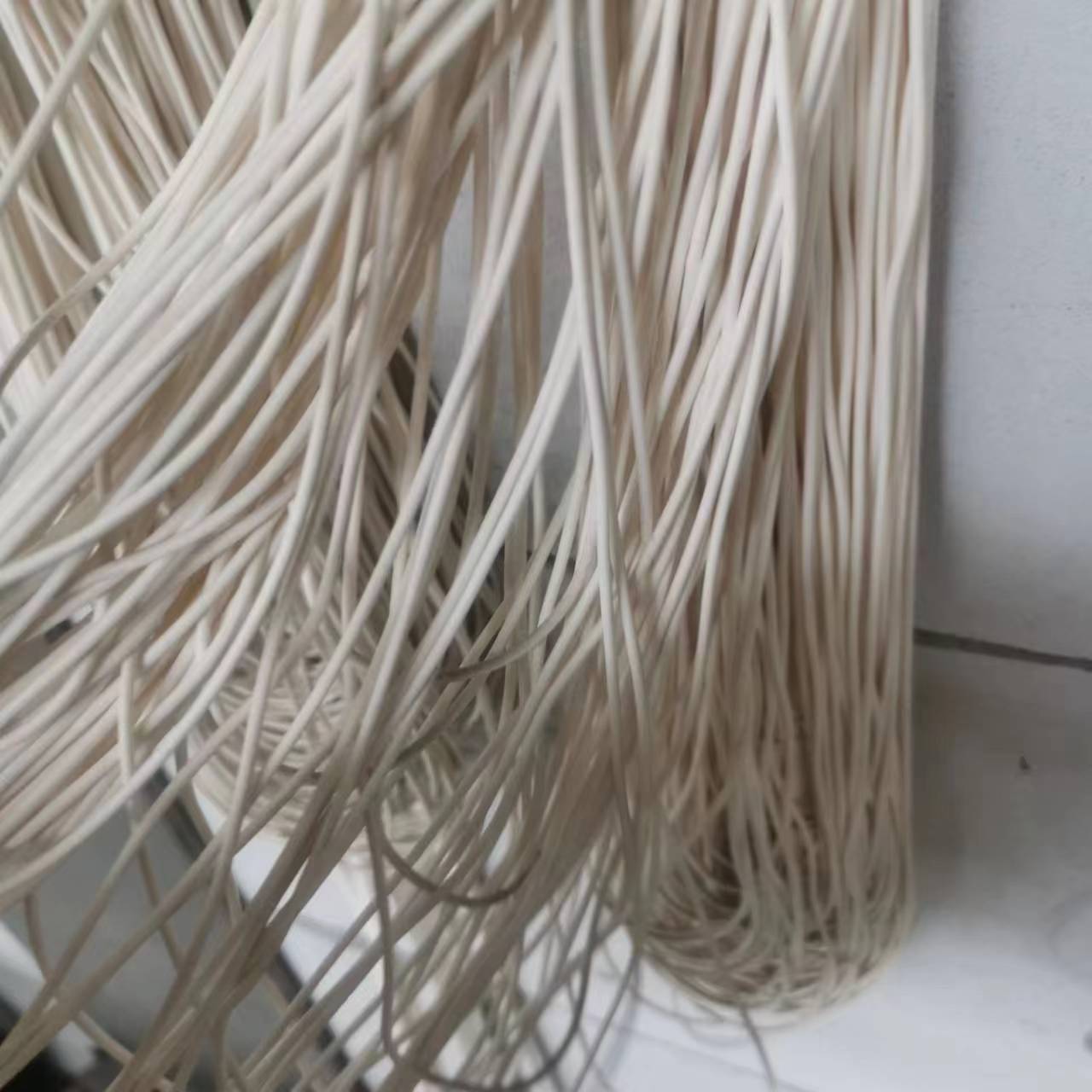 硅膠發(fā)泡密封條，硅膠發(fā)泡圓條